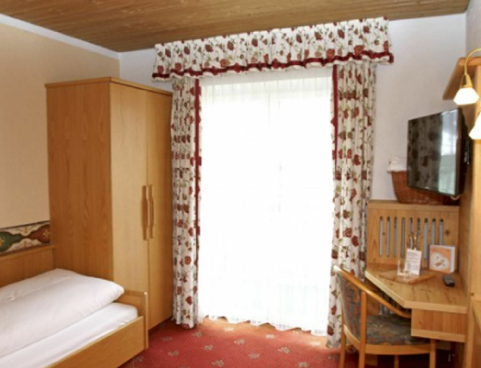 Hotel Voelserhof - Bergbahn Im Sommer 2025 Inklusive บาดฮอฟกัสไตน์ ภายนอก รูปภาพ